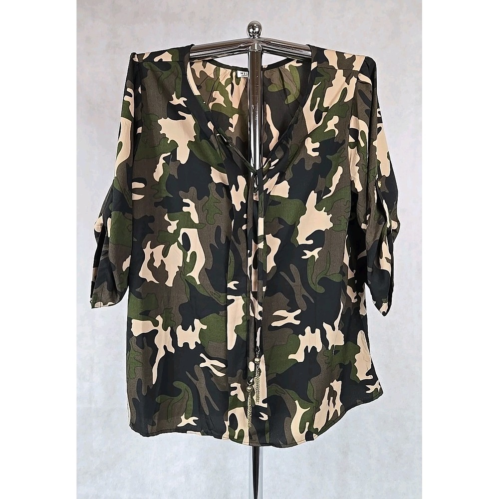 Mileage Shirt Womens Size 1X Top Roll Sleeve V-Neck Green Camo‎ Print NEW